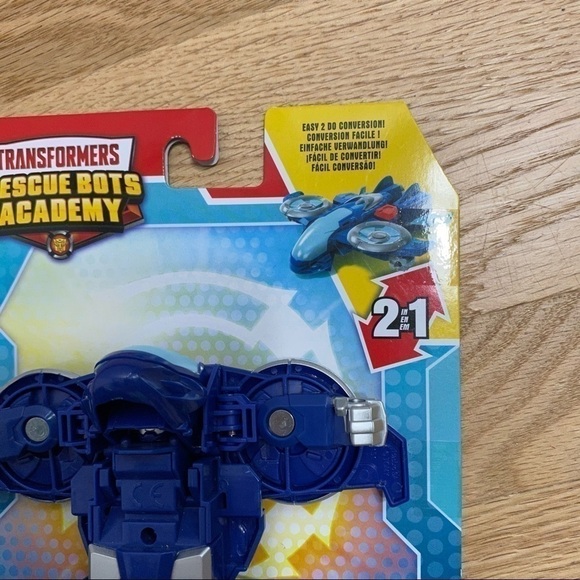 Transformers Whirl Rescue Bots Academy Action Figure NWT Blue - Picture 3 of 4